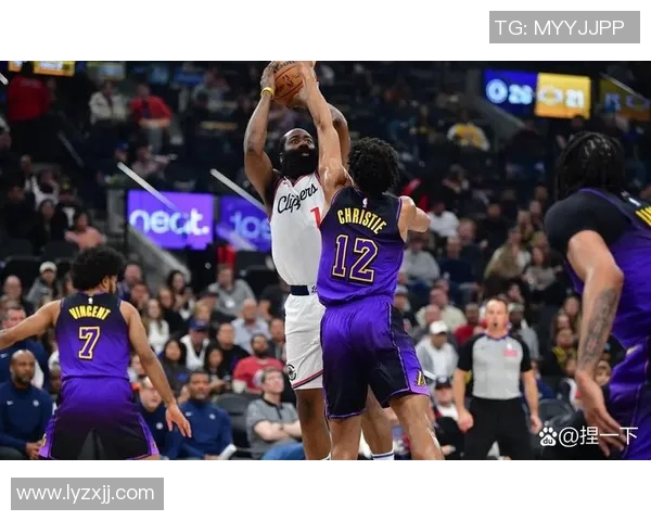 2007年NBA总决赛回顾:魔术队与马刺队的巅峰对决与精彩瞬间分析 2007年NBA总决赛回顾:魔术队与马刺队的巅峰对决与精彩瞬间分析